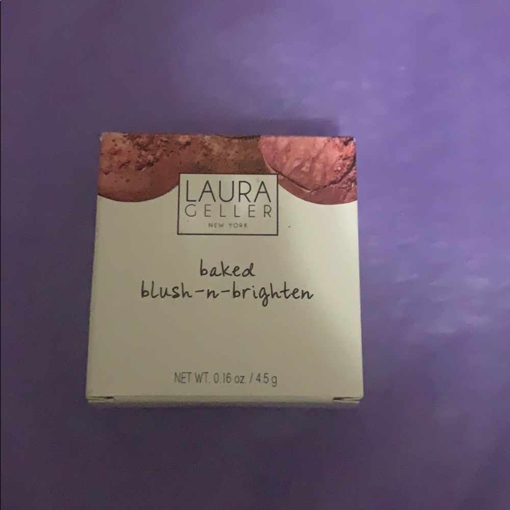 Shimmering blush or blush topper